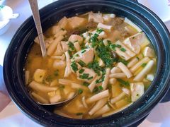 姬松茸菌炖豆腐-龙吟九品(青龙山庄店)