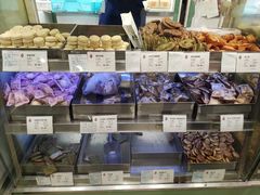 面包甜点陈列柜-上海哈尔滨食品厂(淮海中路店)