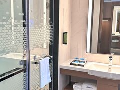 -深圳宝安体育馆希尔顿欢朋酒店