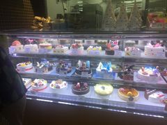 面包甜点陈列柜-巴黎贝甜(宜山路店)