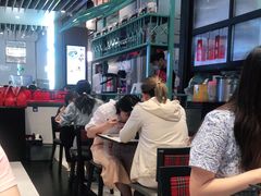 -肥汁米蘭香港米线(长宁来福士店)