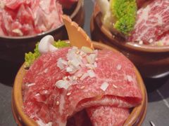 -山川小町·极番烧肉(新地假日广场店)