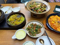 -云海肴·汽锅鸡·云南菜(天山百盛优客店)