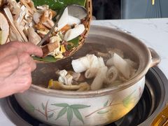 -原林野山菌火锅·炒菌(关上野生菌一条街店)