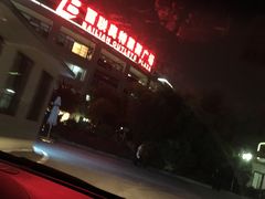 -NIKE上海青浦换季优惠店
