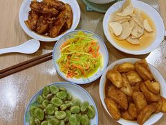 -爱的果实月嫂育婴师(世纪东方店)