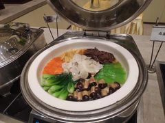 -南郊宾馆·风味自助餐厅·山东十六地市特色菜