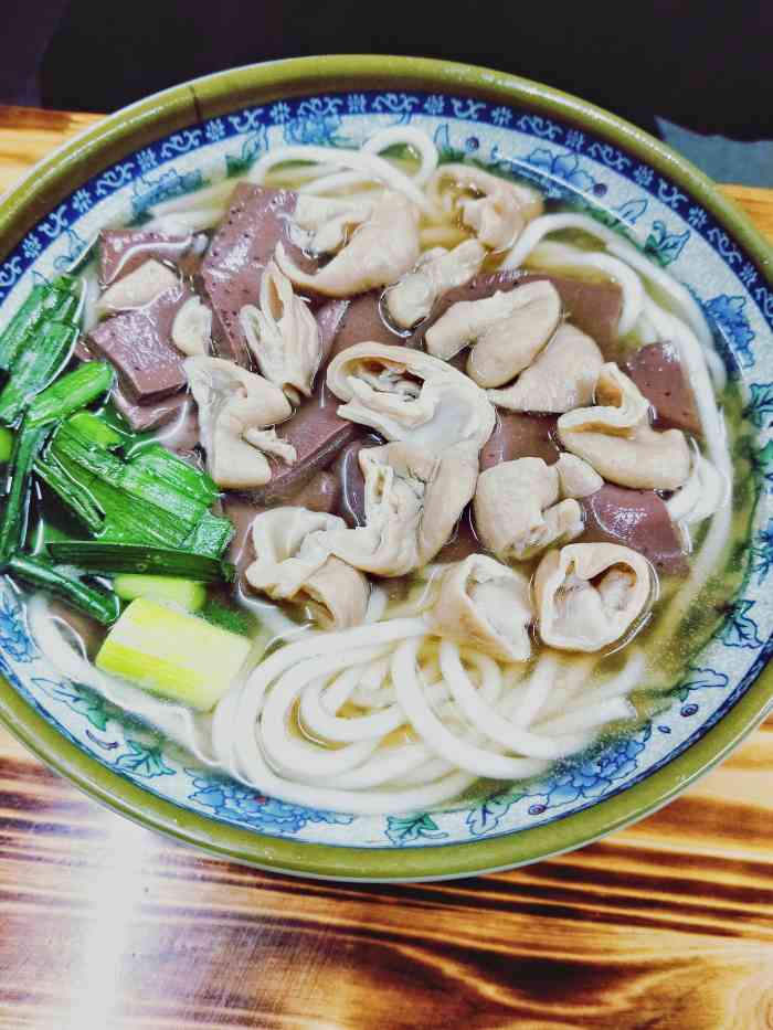 打分 猪脏粉 猪脏面 学姐表示汤很鲜 肠耐嚼 味够美