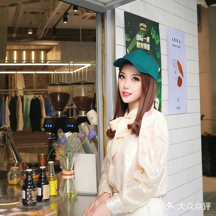 绿帽一戴就别端着 享受来自🇮🇪的狂欢