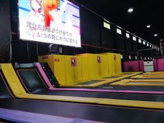 -嘿哟动霸CHUA·新潮玩运动娱乐中心·蹦床滑冰团建乐园