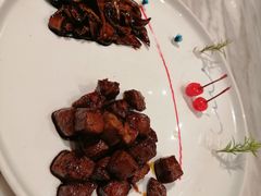 牛肝菌配牛肉粒-云采云南菜(中山北路店)