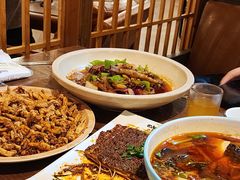 -六福酒馆(秦隆步行街店)