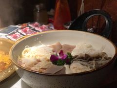 川门毛肚七绝-哥老官重庆美蛙鱼头(西湖银泰十一哥店)