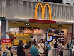 -麦当劳(深圳北站B2检票口楼上)