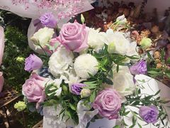 -谷莠子花艺气球派对·绿植造景·花艺沙龙(东海缤纷天地店)