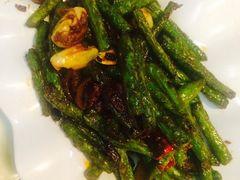 -新大咀港式茶餐厅(宝山万达店)