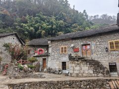 -高荡千年布依古寨旅游景区