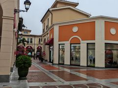 -佛罗伦萨小镇广佛名品奥特莱斯(疏港路店)