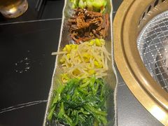 -山川小町·极番烧肉(新地假日广场店)