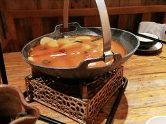 -老滇山寨•云南特色菜•地方菜•民族风情歌舞表演(金碧店)