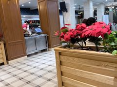 -鹏城人家海鲜酒家·23年老字号(较场尾店)