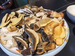 -野菌皇海景野生菌火锅(滨海大道店)
