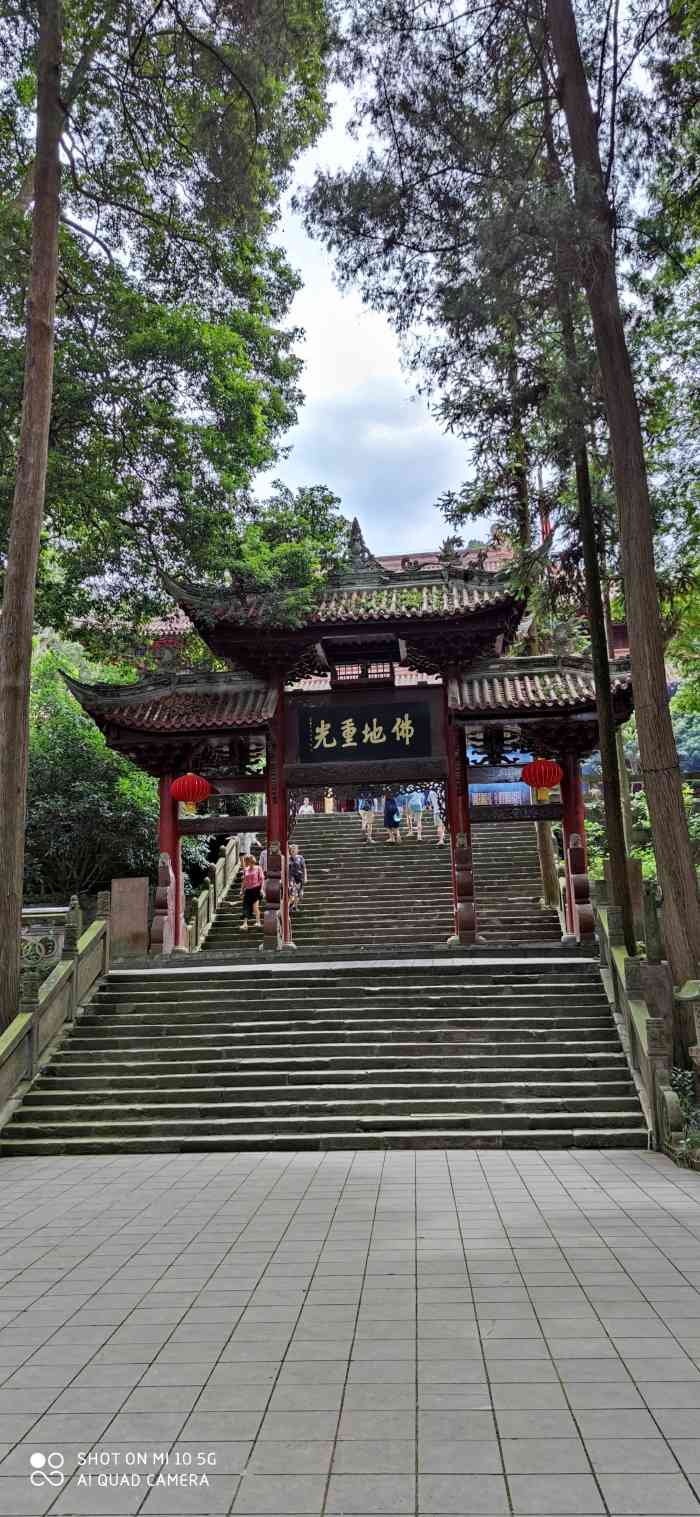 都江堰普照寺-"第一次主动来寺庙,据说很灵所以特意来摆放.