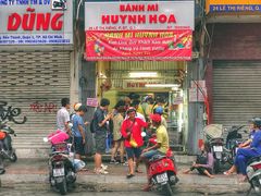 -Bánh Mì Huynh Hoa