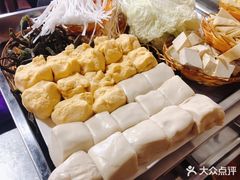 -屯老二农家铁锅炖·行业领军者(梅江店)