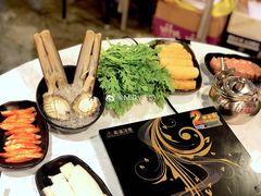 -鲜入围煮花胶鸡海鲜火锅