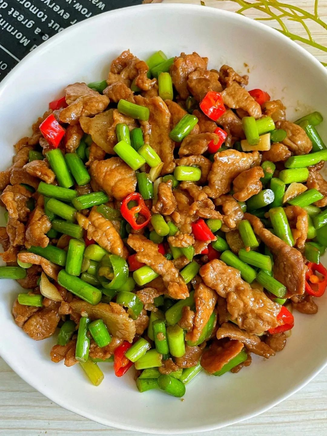 家常蒜台炒肉,味道真的绝了!