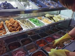 -愉肴麻辣香锅(中山路店)