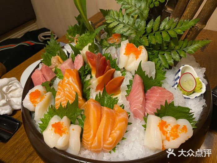 万岛日本料理铁板烧(太古里店)刺身图片