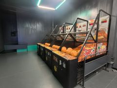 -极限PLAY运动娱乐新世界·团建派对表演休闲馆·室内高空游乐园
