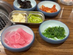 -明洞阿姨·韩式酱蟹烤肉·创意料理(三元桥店)