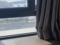 -欧辰国际酒店(重庆欢乐谷轻轨站店)