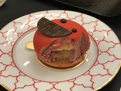 -Salon de The de Joel Robuchon(外滩18号店)
