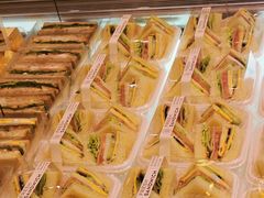 -巴黎贝甜(大宁国际商业广场店)