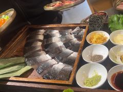 -围炉肉舍•炭烤活鳗•丹东海鲜烤肉(步行街店)