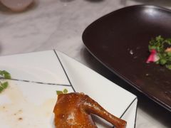 烤乳鸽-深圳美高梅酒店-品聚嘉府中餐厅