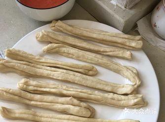 发现自己真的好久好久没吃过豆浆油条了，某天心血来潮