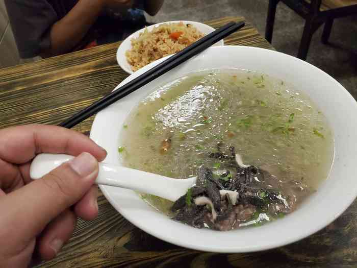 永定牛肉鲜汤(嵩屿店)-"嵩屿附近有两家牛肉店,一家永定的宽敞店,.