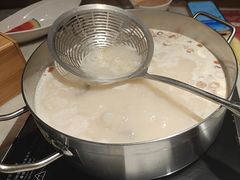 -尚尚仙·酸汤猪手·猪肚鸡火锅(华联万柳购物中心店)