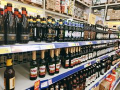 应有尽有的酒水区-麦德龙(郑东店)