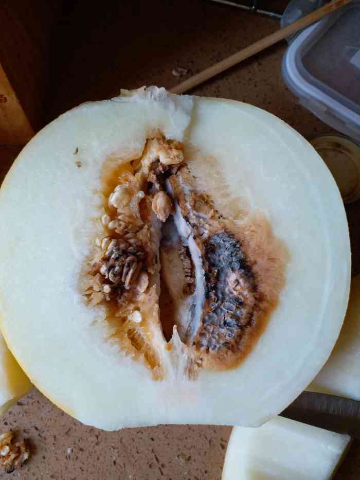 路过就买了一个伊丽莎白瓜,经常在这里买水果,也就没有多想