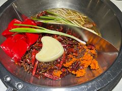 -茅草房·河畔园林火锅