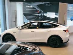-TESLA 特斯拉(上海太古汇体验店)