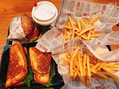-The Habit Burger Grill 哈比特汉堡(复兴soho店)