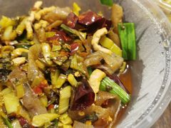 酸菜炒魔芋皮-胖哥家藏菜(护国路店)