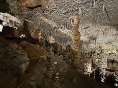 -波斯托伊纳溶洞